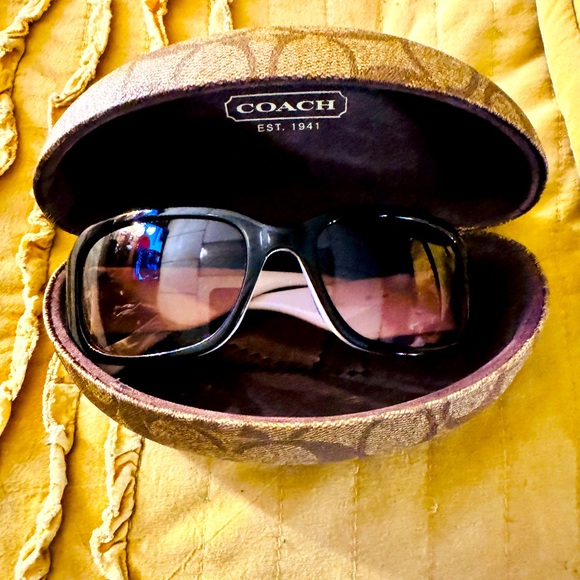 Coach sunglasses. - Picture 3 of 4